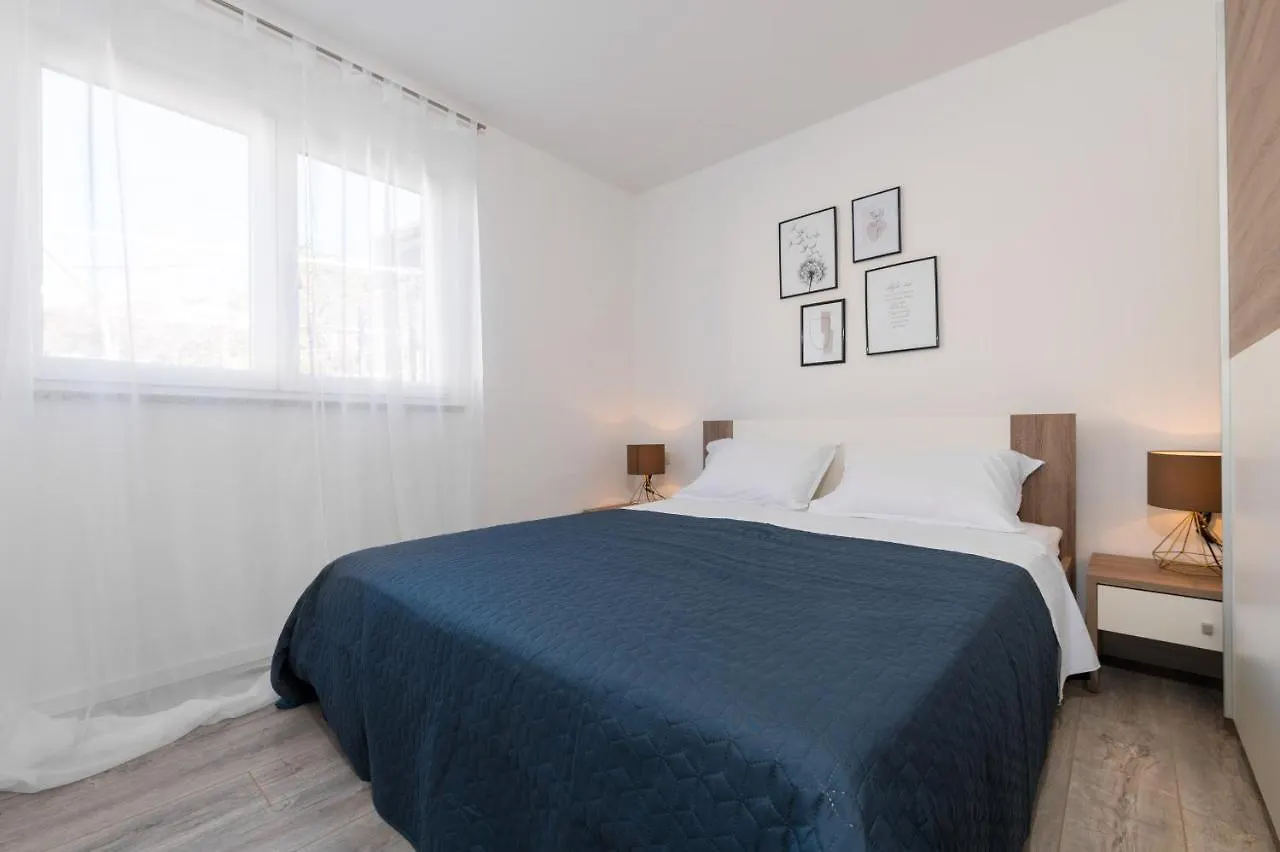 D&A Superior Apartman Rabac Apartment