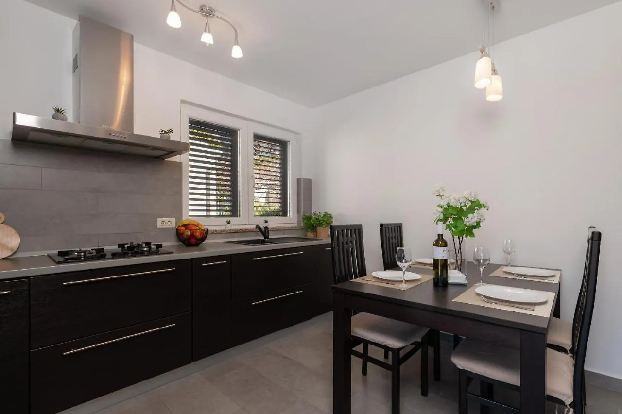 D&A Superior Apartman Rabac Apartment