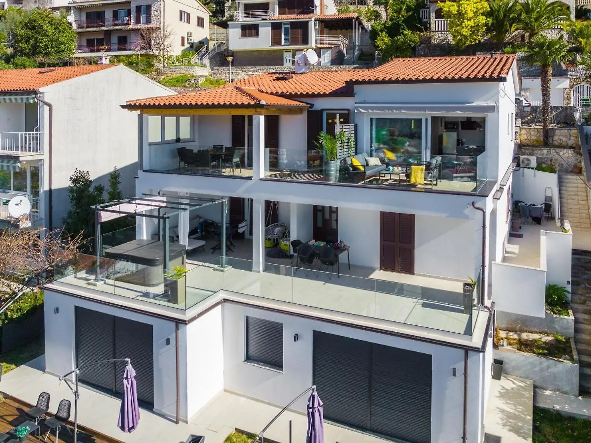 D&A Superior Apartman Rabac Apartment